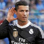 El astro de Madeira dedicó este gesto a la grada de Cornellá tras marcar el primer gol del partido