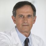 El doctor Jesús Tinoco González es Jefe de los Servicios de Medicina Física y Rehabilitación del Consorci Sanitari Integral del Hospital Moiseis Broggi Sant Joan Despí y del Hospital General de Hospitalet y Hospital Dos de Mayo