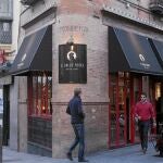 El Ayuntamiento asegura que va a cerrar el Gallo Negro, en la imagen, tras las denuncias de los vecinos
