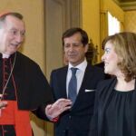 La vicepresidenta del Gobierno, Soraya Sáenz de Santamaría, a su llegada a la reunión con el cardenal Pietro Parolin
