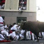 Fallece un corredor por herida de asta en el cuarto encierro de los Sanfermines