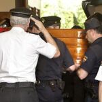 Zapatero y Rajoy, juntos en la capilla ardiente de Eduardo Puelles