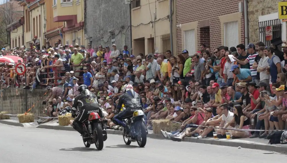 El 55º Gran Premio de Velocidad "Ciudad de La Bañeza", León (9-10 de agosto), de motos clásicas, 125, Moto3 y GP