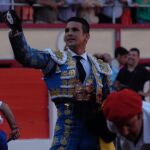 Manzanares, feliz con la oreja del quinto de Montalvo