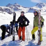 El ex tesorero del PP disfrutó esta semana de unos días de relax en las pistas de esquí en el Valle de Arán, donde posee una vivienda, alejado de toda polémica. En la imagen con su hijo esquiando en Armenia