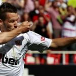 El Sevilla se engancha a la 'Champions' y el Atlético piensa en finales (3-1