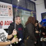 Celebración de un premio de lotería.