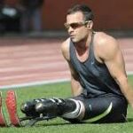 Como deportista, Pistorius recibió el nombre del atleta biónico por sus prótesis de fibra de carbono