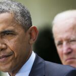 Barack Obama acompañado por el vicepresidente Joe Biden