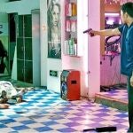 Negro como el carbón Este filme cuenta la obsesión de un policía por un asesinato que nunca llegó a resolver