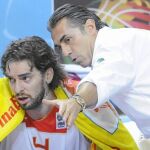 Sergio Scariolo y Pau Gasol, en el Europeo de 2009 en Polonia cuando España se proclamó por primera vez campeona de Europa