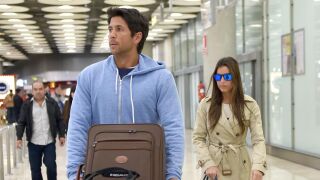 Fernando Verdasco y Ana Boyer, en el aeropuerto Adolfo Su&aacute;rez de Madrid