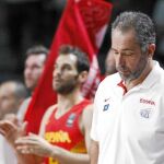 Orenga, cabizbajo al final del partido ante los franceses