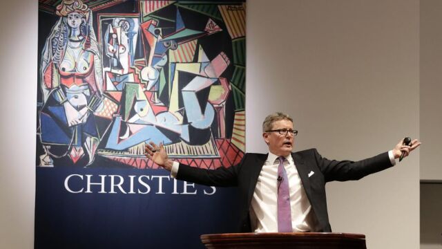 El presidente global de Christie's, Jussi Pylkkänen, durante una subasta