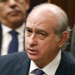 El ministro español del Interior, Jorge Fernández Díaz, durante su intervención en la sesión de control al Ejecutivo celebrada hoy el Congreso de los Diputados.