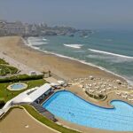 El hotel Du Palais es una tribuna perfecta para contemplar las exhibiciones de los surfistas