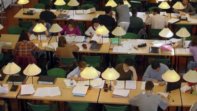 Fuenlabrada publica la lista definitiva de beneficiarios de las ayudas universitarias