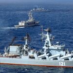 Imagen de archivo del desturctor ruso "Moskva"en unas maniobras conjuntas en el Mediterráneo.