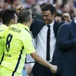 El entrenador celebrando su primer título como mister