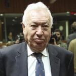 José Manuel García-Margallo a su llegada al consejo de ministros de Exteriores de la UE en Bruselas (Bélgica) hoy, lunes.