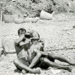 Luis Buñuel y Salvador Dalí en una imagen inédita tomada en el verano de 1929. A la derecha una de las primeras fotografías del pintor y Gala