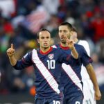 El jugador de EEUU Donovan celebra un gol/Ap