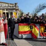 Los jóvenes de Madrid reciben en Roma la Cruz de la Jornada Mundial de la Juventud