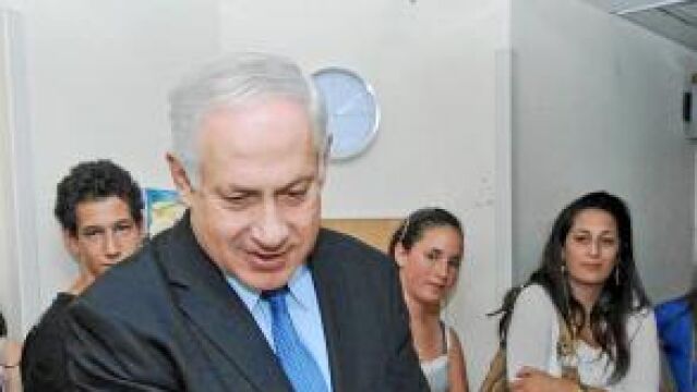 Netanyahu visitó a los soldados heridos