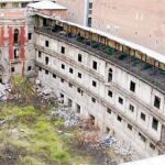 Los dueños del frontón fueron obligados por el Ayuntamiento a rehabilitarlo por el riesgo de derrumbe
