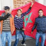 Un grupo de jóvenes marroquíes en una manifestación nacionalista en pleno centro de Rabat la semana pasada