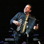 El violinista Richard Galliano, durante su última actuación en San Javier