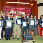 César Antón, Miguel Ángel García Nieto, Isabel Alonso y Sergio Montoya, posan con los premiados