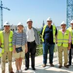 El Ayuntamiento difundió el pasado lunes la visita a las «setas» de la Encarnación realizada por el alcalde, Alfredo Sánchez Monteseirín, junto a gran parte de su equipo de Gobierno