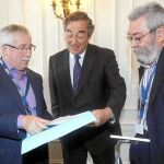 Toxo (izda.) Rosell (centro) y Méndez (dcha.) asumieron las negociaciones sobre salarios hace un par de meses