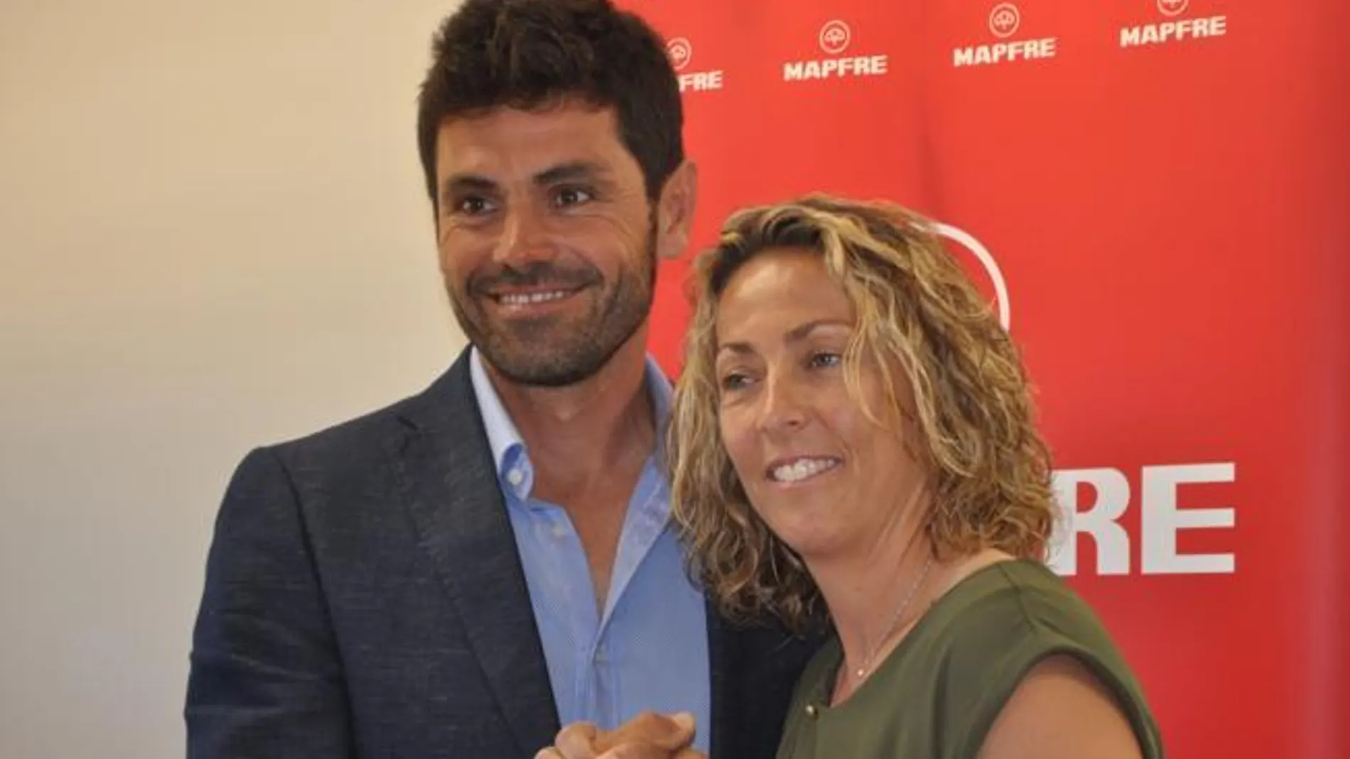 Julián Alonso y Gala León, en la presentación del primero hoy