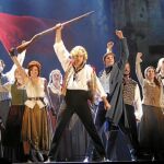 Una escena de la versión española de «Los miserables»