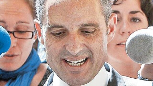 Pleno respaldo a Camps horas antes de declarar ante el juez