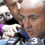 El ministro de Economía, Luis de Guindos, ayer en el Congreso de los Diputados