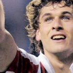Llorente cachorro de león