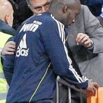 «Mou», aunque sancionado, dio órdenes directas a sus jugadores