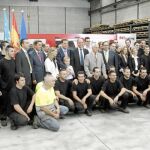 El presidente Camps, con los trabajadores de TCI Cutting