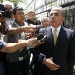 Perú concede asilo político al opositor venezolano Manuel Rosales