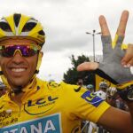 París aclama el tercer Tour de Contador