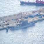 Vista de las maniobras en torno al submarino nuclear «HMS Ambush»