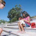 En compañía de sus familias de acogida los niños disfrutan, ven otras realidades y reciben cariño