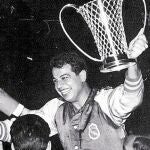 Carlos Sevillano, con la primera Copa de Europa