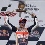 Marc Marquez (93), celebra el triunfo en el podium