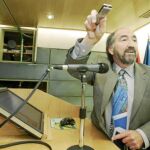 Larry Rosen, ayer, en un momento de la conferencia en la sede del Imserso en Madrid, invitado por la Fundación Antena 3