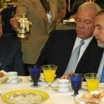 Gómez tira de vieja guardia e invita a su acto a Barrionuevo