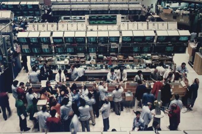 163 banqueros cobran más de un millón en España